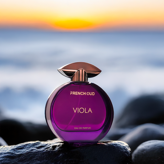 "VIOLA women’s perfume bottle – a luxurious blend of jasmine, vanilla, salt, and sandalwood by Armondae"