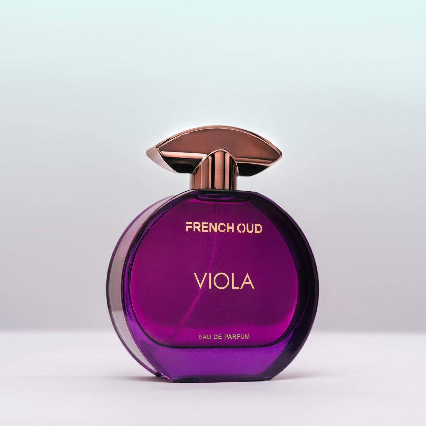 "VIOLA women’s perfume bottle – a luxurious blend of jasmine, vanilla, salt, and sandalwood by Armondae"